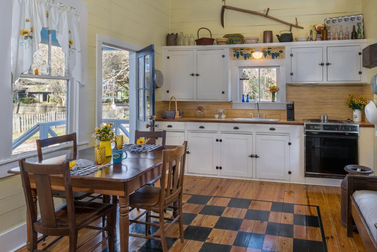 Maison D'Memoire Bed & Breakfast Cottages Rayne Dış mekan fotoğraf
